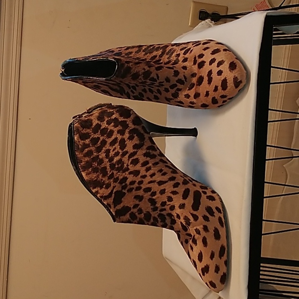 Brian Atwood Kasadela Leopard Print Calf Hair Booties Size 8.5